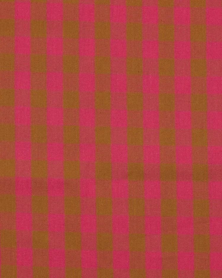 Fabrics - Cotton - Garden Variety Common Ground in Hot Background - WAMT101-25L