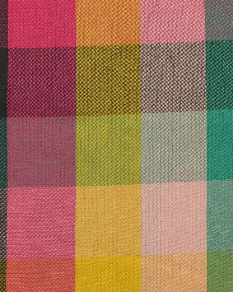 Fabrics - Cotton - Garden Variety Windowbox in Preppy Background - WAMT102-23L