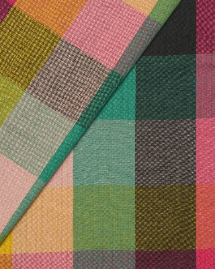 Fabrics - Cotton - Garden Variety Windowbox in Preppy Background - WAMT102-23L - Overlay