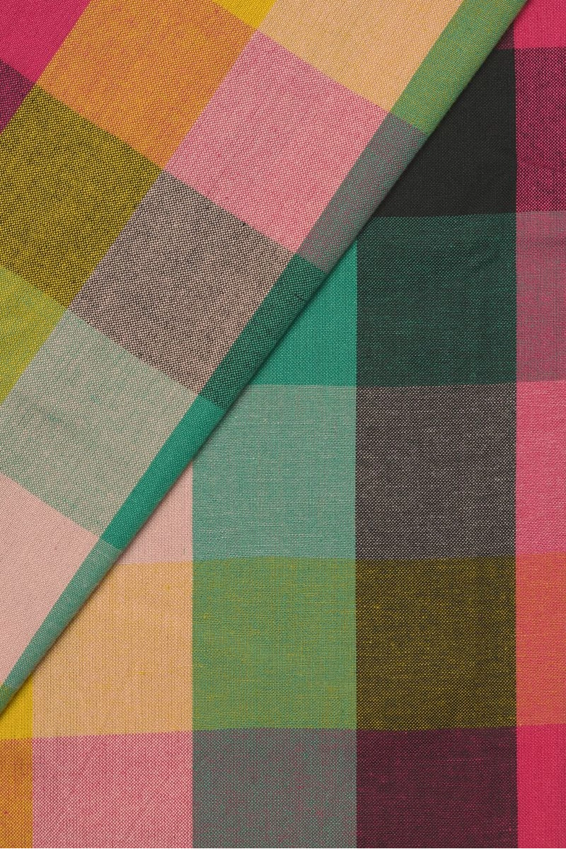 Fabrics - Cotton - Garden Variety Windowbox in Preppy Background - WAMT102-23L - Overlay